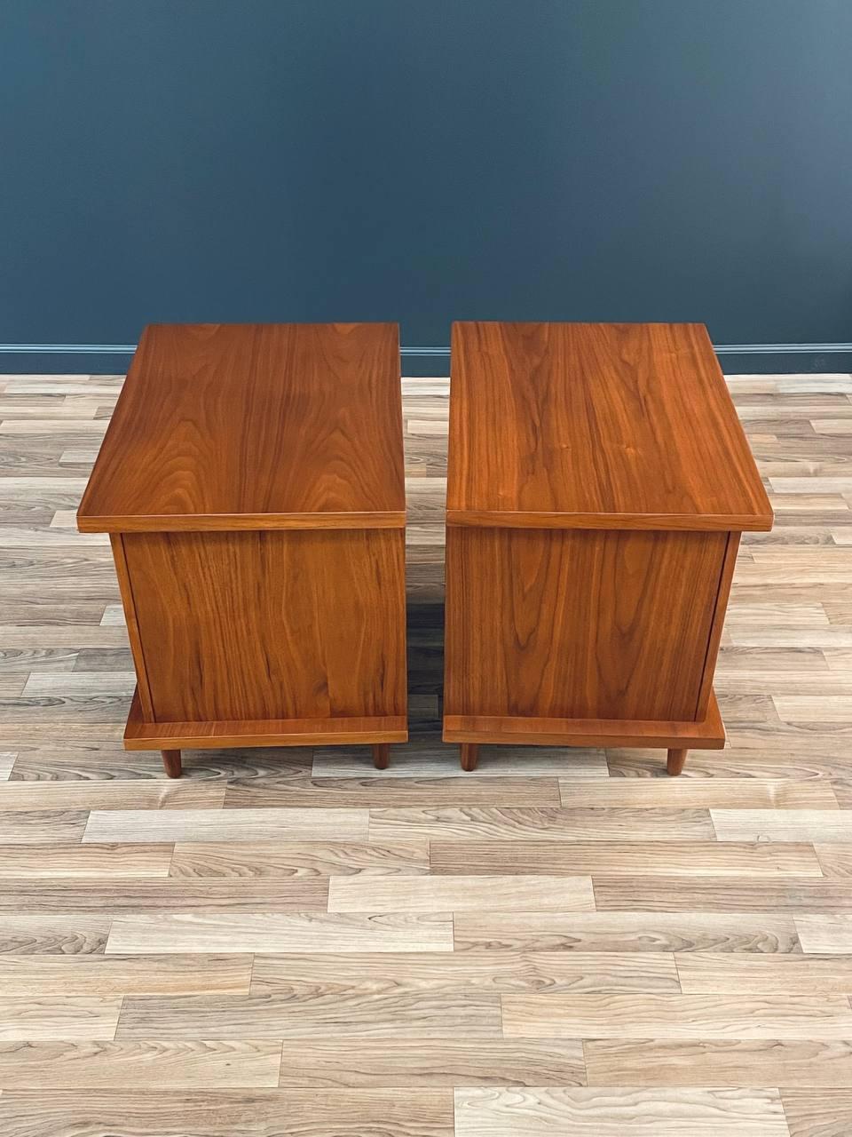 Newly Refinished - Pair of Mid-Century Modern Night Stands  1