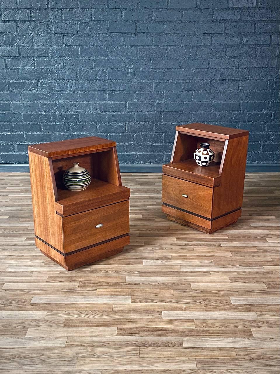American Newly Refinished - Pair of Mid-Century Modern Night Stands w/ Bookcase For Sale