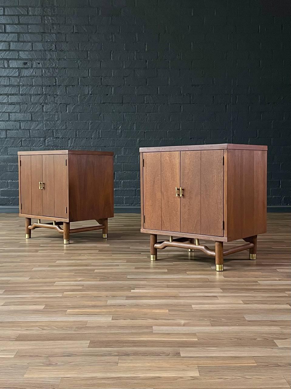 Condition: Expertly Refinished 

With over 15 years of experience, our workshop has followed a careful process of restoration, showcasing our passion and creativity for vintage designs that can seamlessly be incorporated with many interior decors.