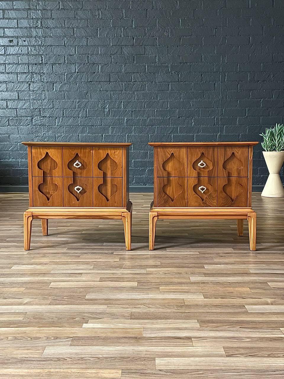 Newly Refinished - Pair of Mid-Century Modern Oak & Walnut Night Stands 2