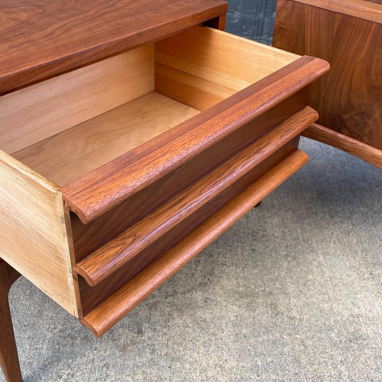 American Newly Refinished Pair of Mid-Century Modern “Rhythm” Walnut Night Stands by Lane