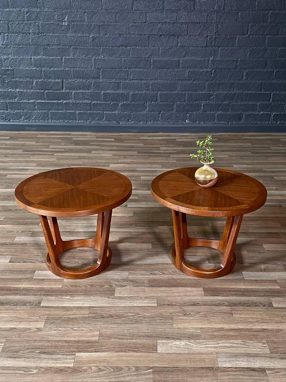 Newly Refinished -Pair of Mid-Century Modern “Rhythm” Walnut Side Tables by Lane In Excellent Condition For Sale In Los Angeles, CA