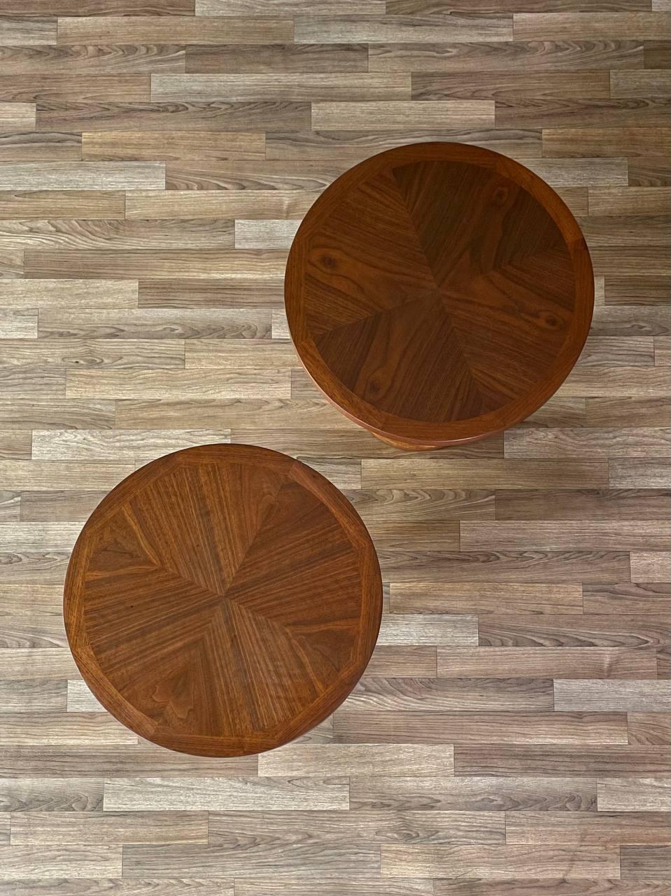 Newly Refinished - Pair of Mid-Century Modern “Rhythm” Walnut Side Tables In Excellent Condition For Sale In Los Angeles, CA