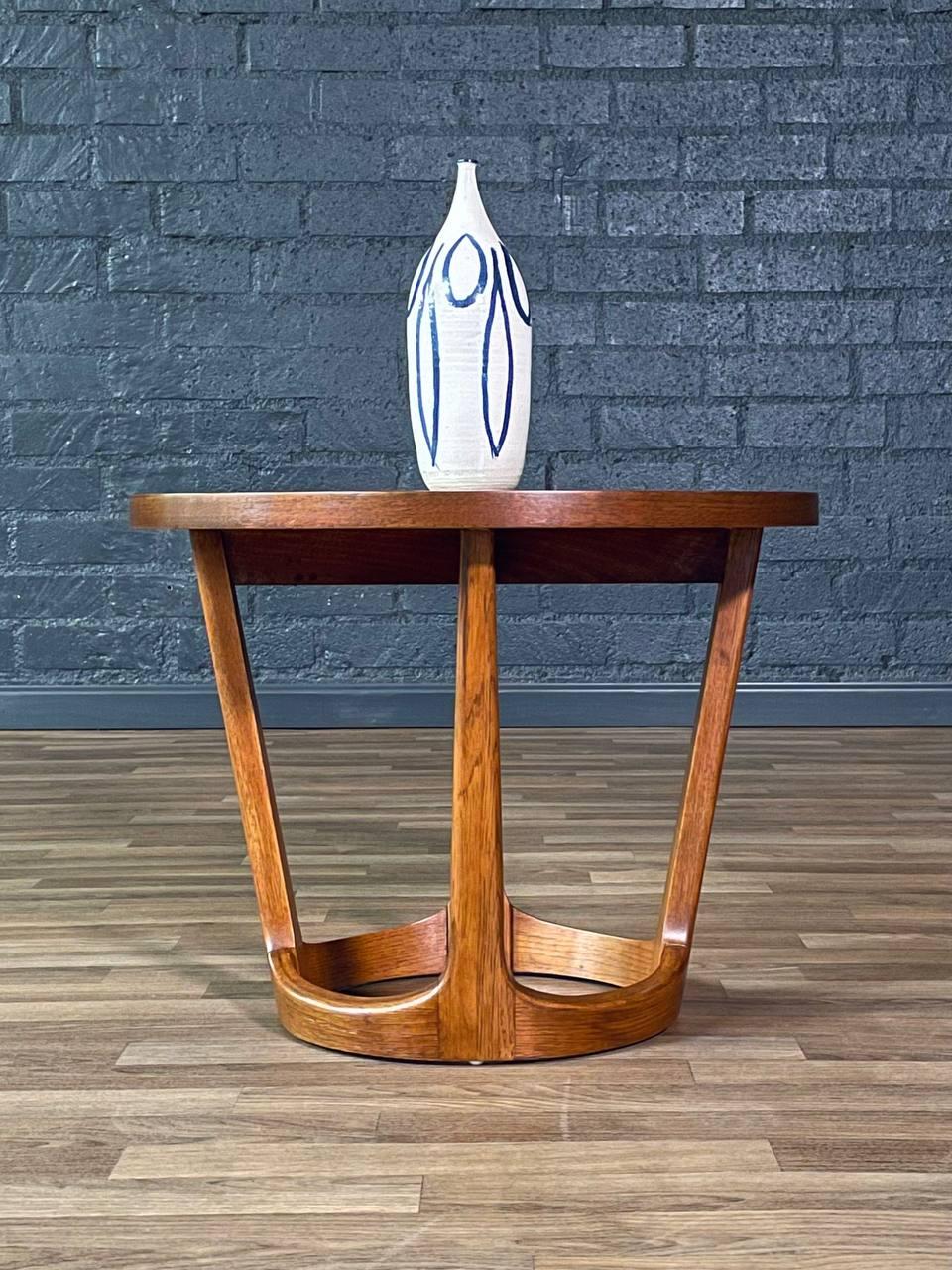 Newly Refinished - Pair of Mid-Century Modern “Rhythm” Walnut Side Tables For Sale 1