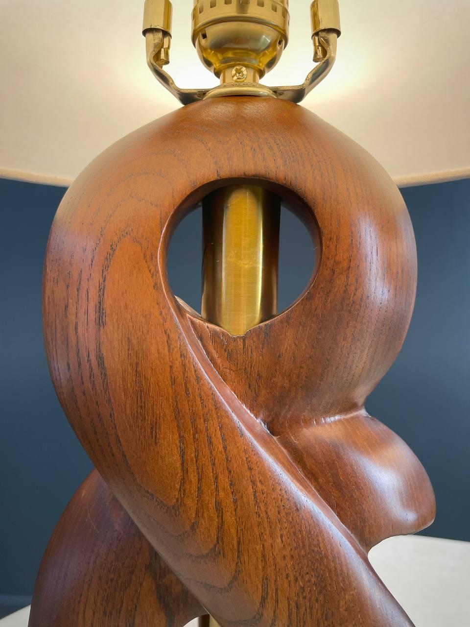 Newly Refinished -Pair of Mid-Century Modern Sculpted Walnut & Brass Table Lamps For Sale 3