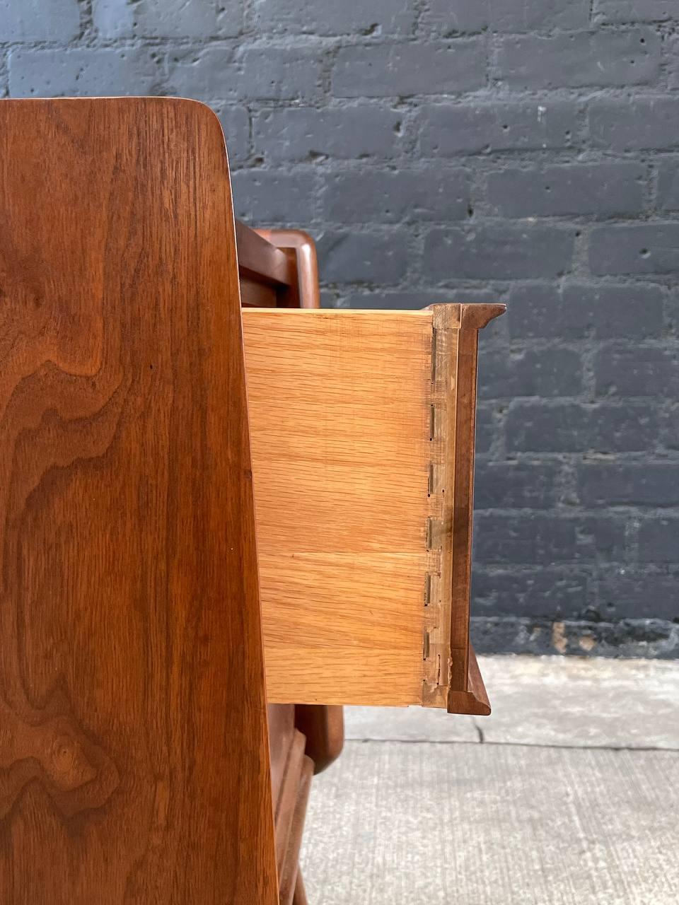Newly Refinished - Pair of Mid-Century Modern Sculpted Walnut Night Stands 4