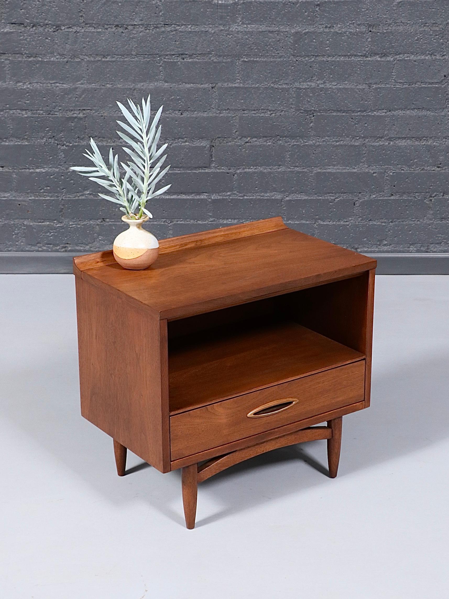 Newly Refinished -Pair of Mid-Century Modern “Sculptra” Night