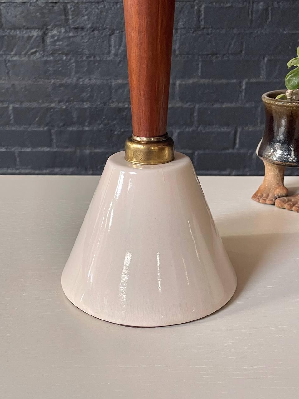 Newly Refinished -Pair of Mid-Century Modern Tapered Ceramic, Walnut Table Lamps For Sale 4