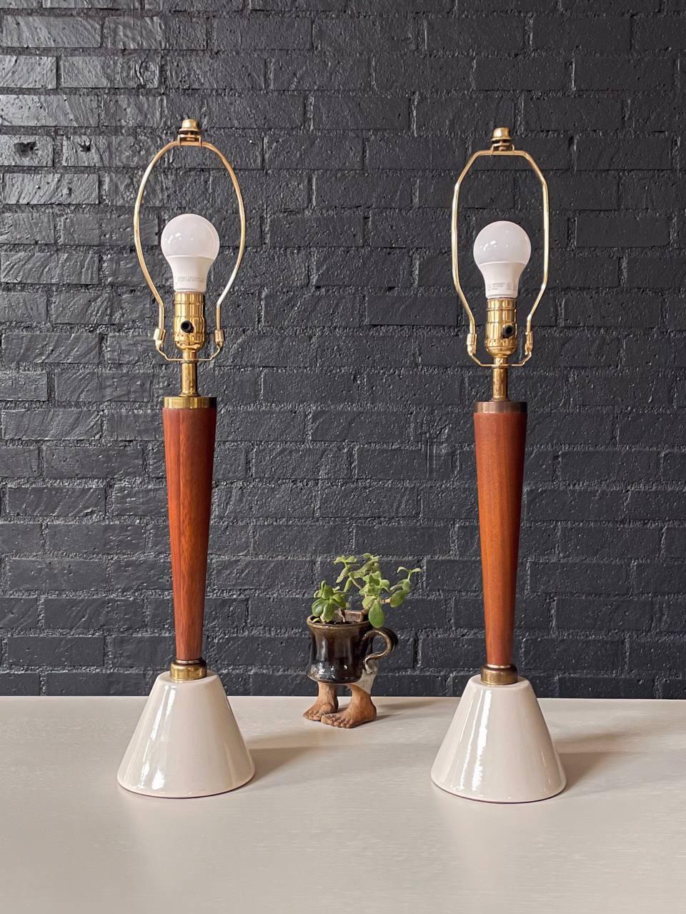 Newly Refinished -Pair of Mid-Century Modern Tapered Ceramic, Walnut Table Lamps In Excellent Condition For Sale In Los Angeles, CA