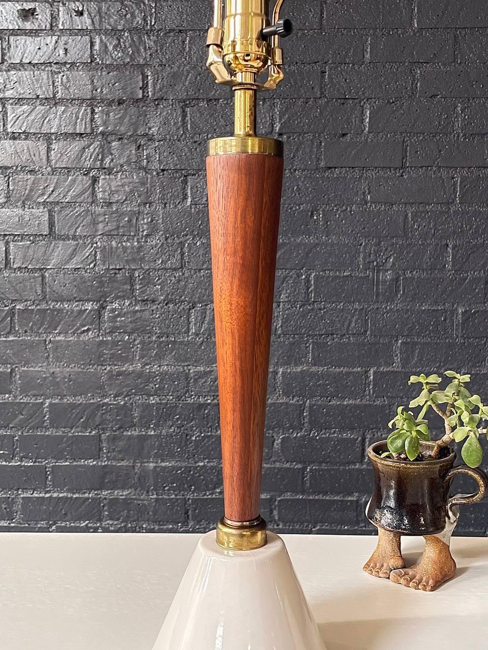 Newly Refinished -Pair of Mid-Century Modern Tapered Ceramic, Walnut Table Lamps For Sale 3