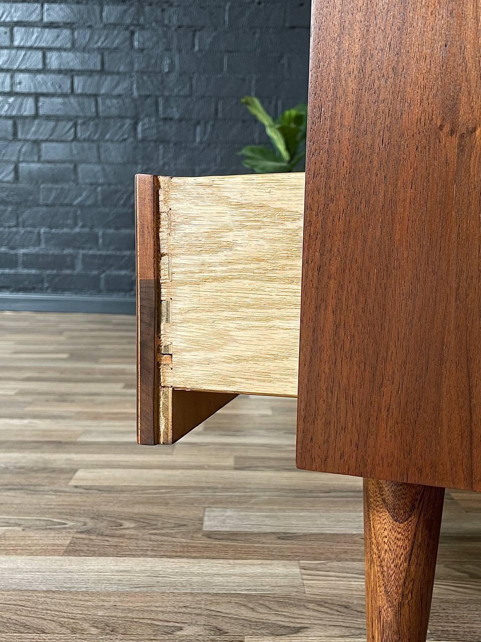 Mid-20th Century Newly Refinished - Pair of Mid-Century Modern “Trimline” Walnut Night Stands
