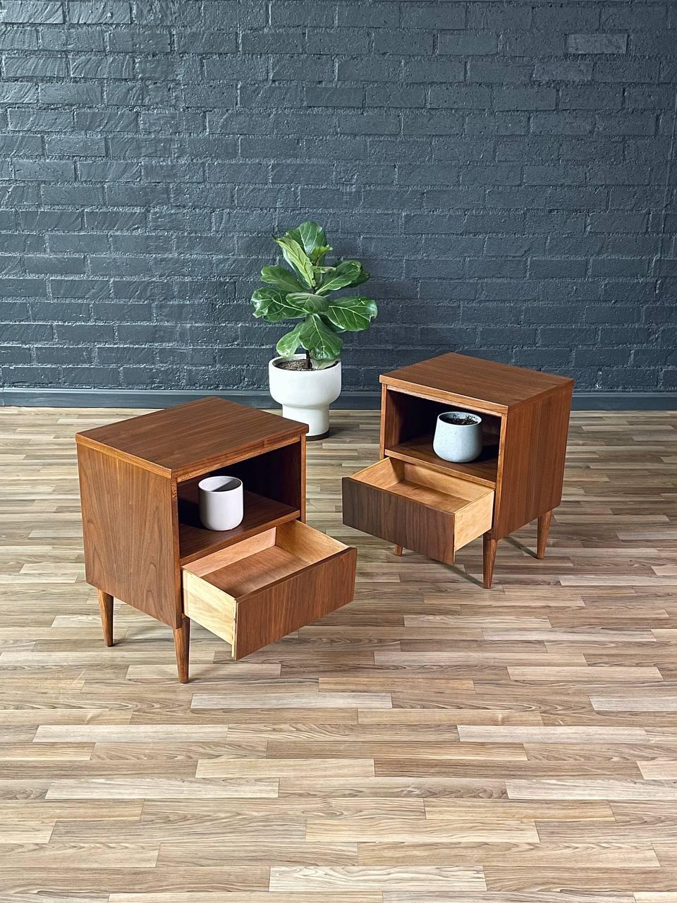 Newly Refinished - Pair of Mid-Century Modern ��“Trimline” Walnut Night Stands 4