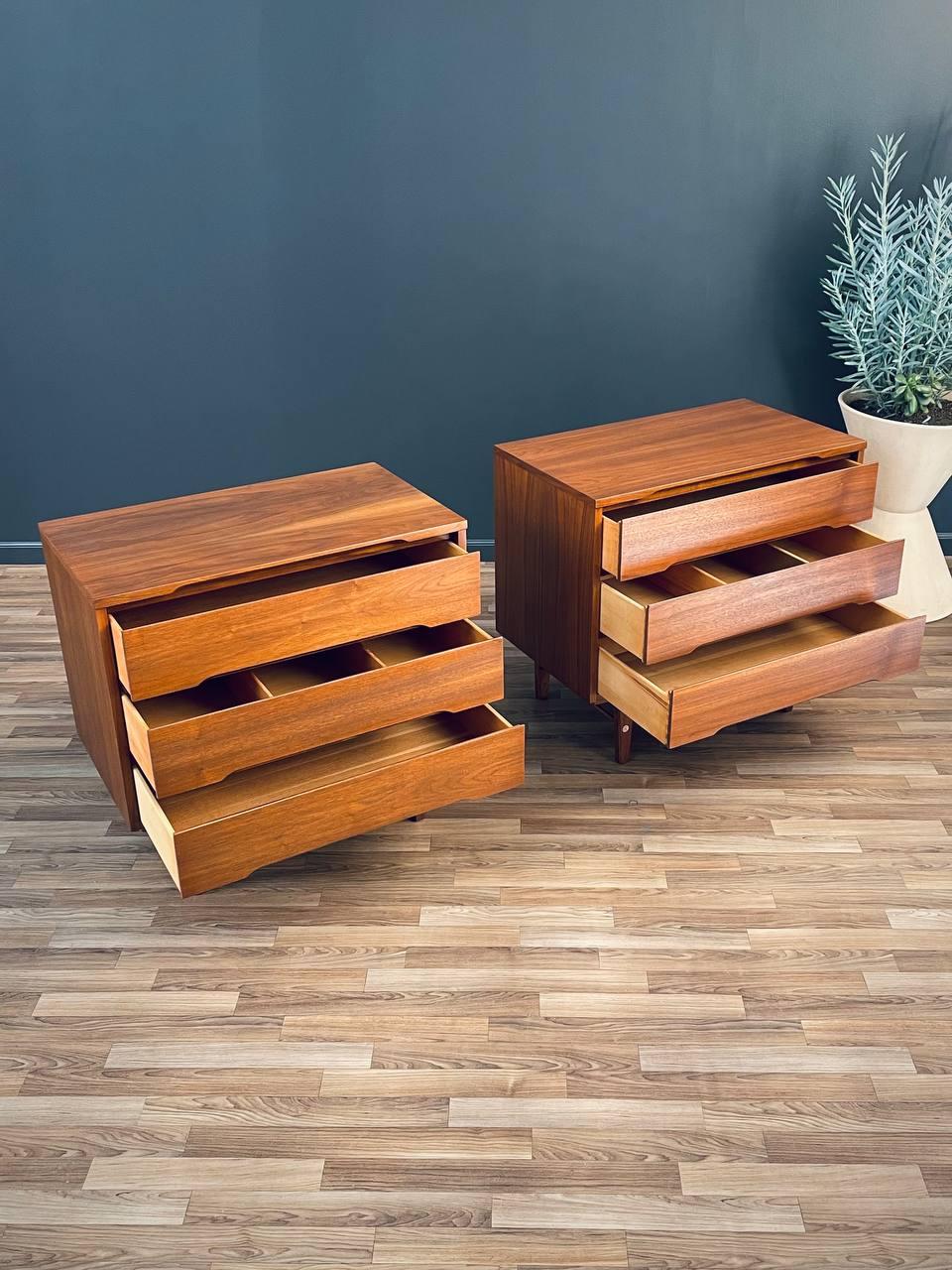 Mid-20th Century Newly Refinished - Pair of Mid-Century Modern Walnut Dressers by Stanley For Sale