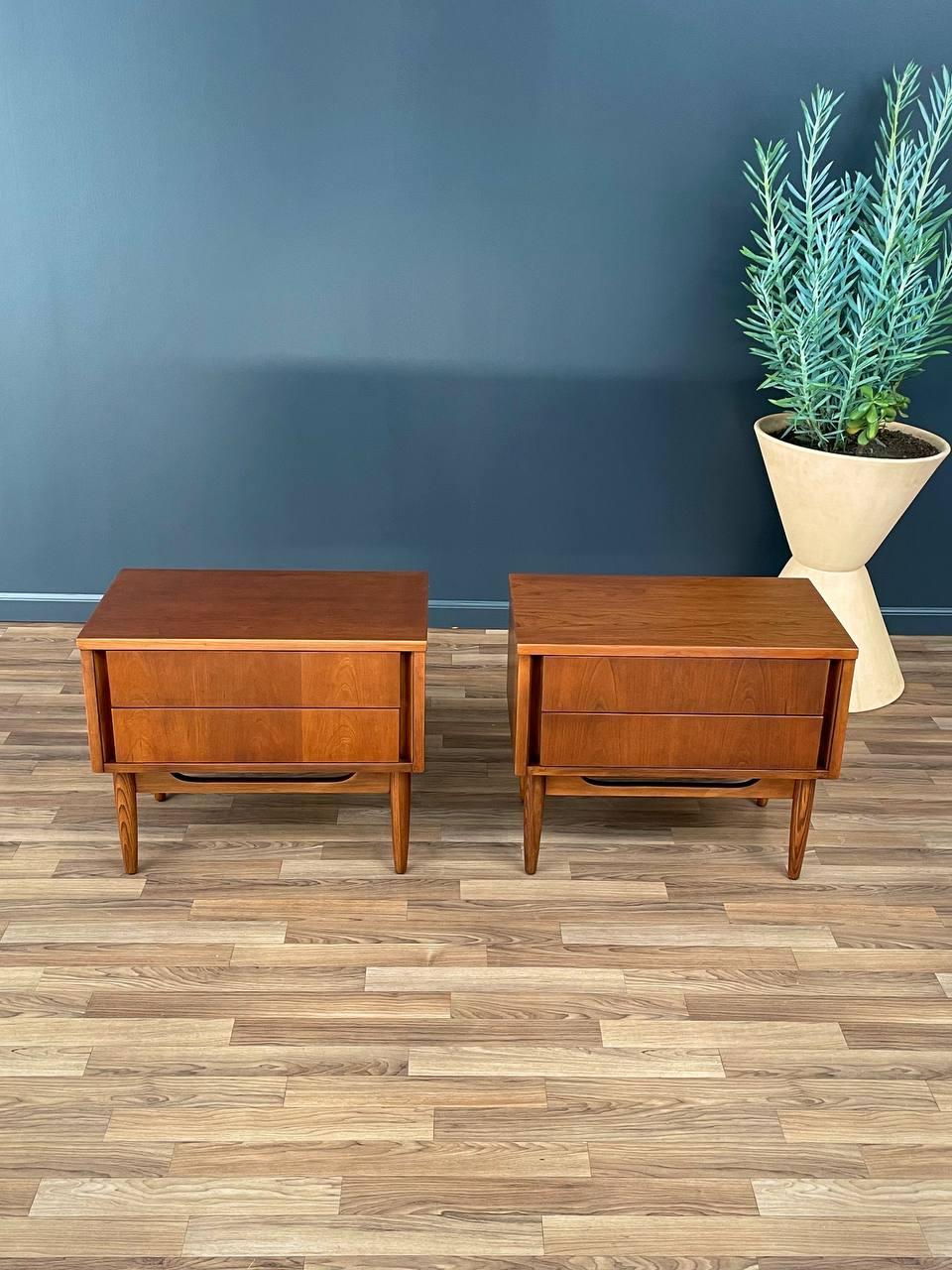 American Newly Refinished - Pair of Mid-Century Modern Walnut Night Stands by Dixie