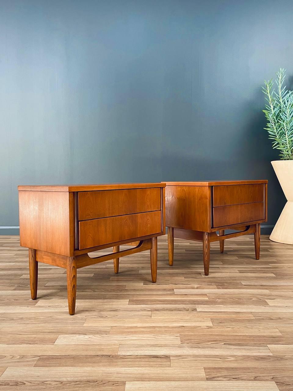 Mid-20th Century Newly Refinished - Pair of Mid-Century Modern Walnut Night Stands by Dixie