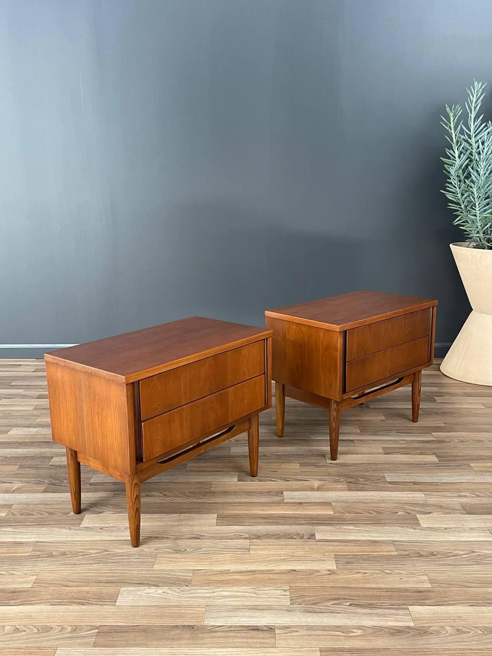 Newly Refinished - Pair of Mid-Century Modern Walnut Night Stands by Dixie 1