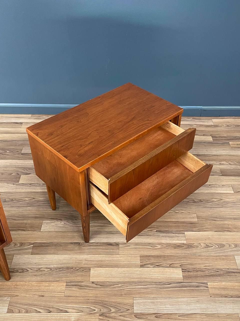 Newly Refinished - Pair of Mid-Century Modern Walnut Night Stands by Dixie 2