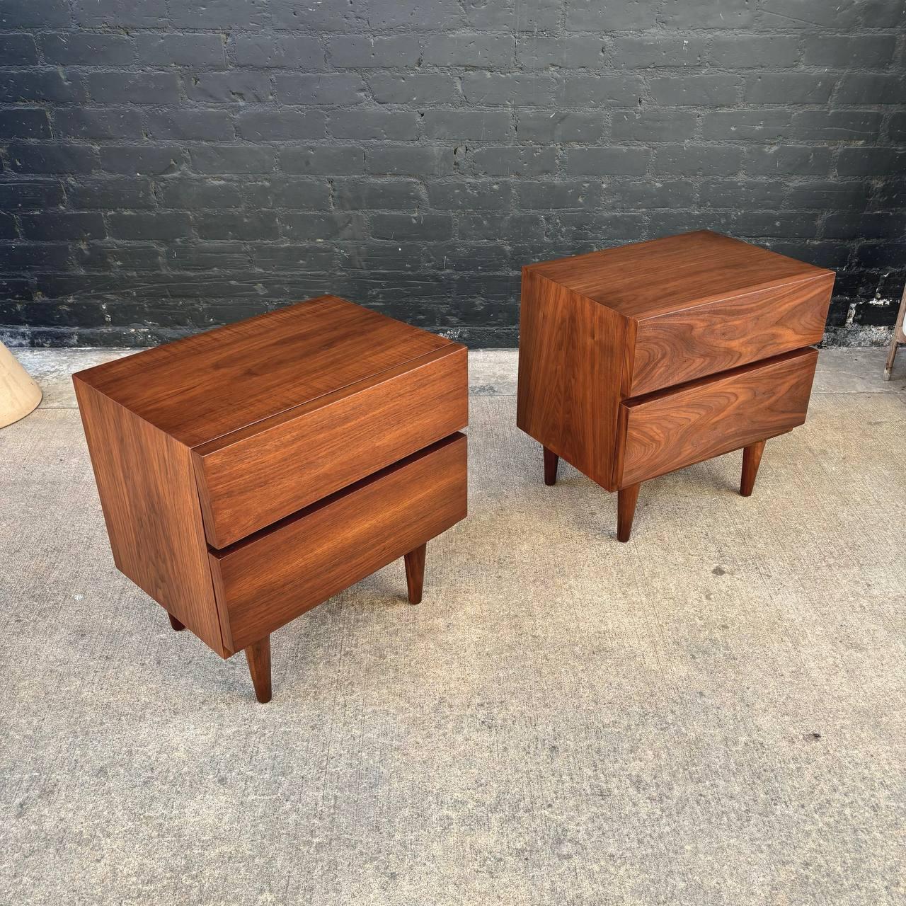 American Newly Refinished - Pair of Mid-Century Modern Walnut Night Stands