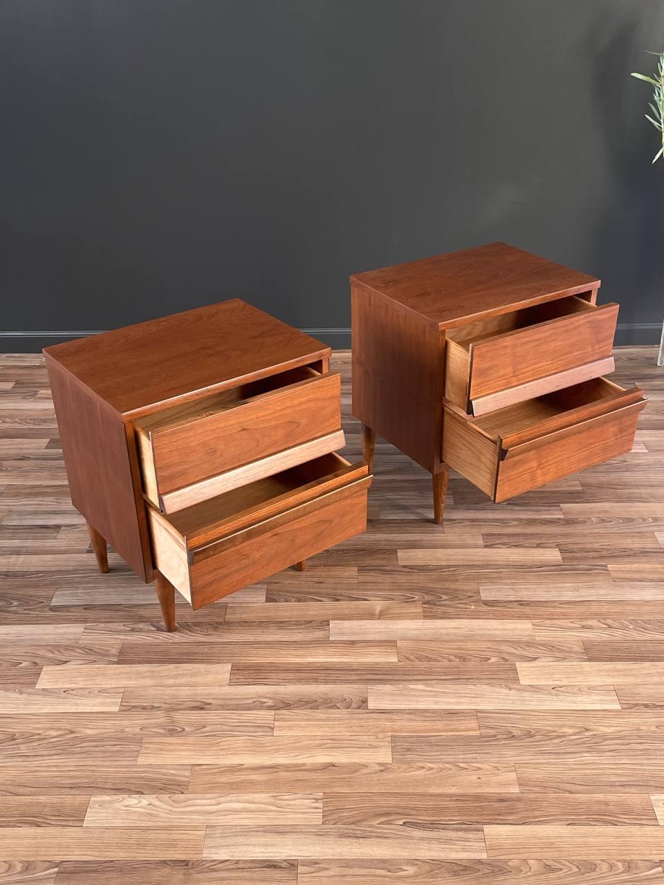 American Newly Refinished - Pair of Mid-Century Modern Walnut Night Stands  For Sale