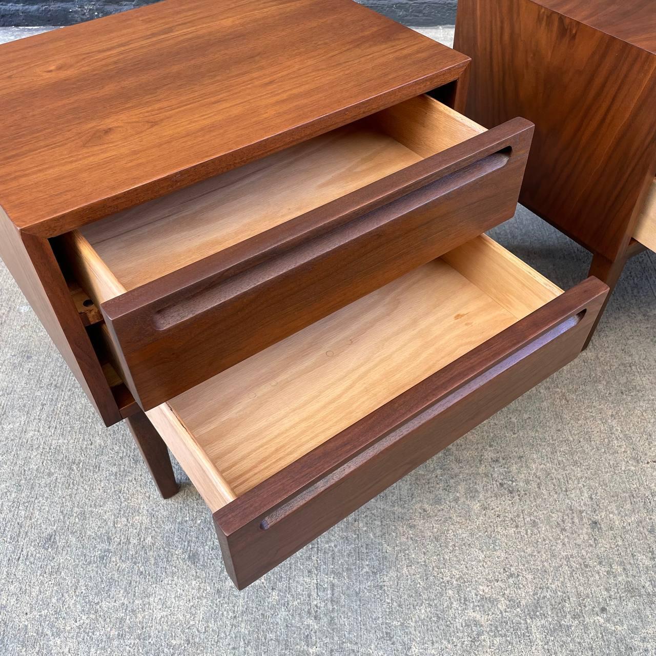 Mid-20th Century Newly Refinished -  Pair of Mid-Century Modern Walnut Night Stands  For Sale