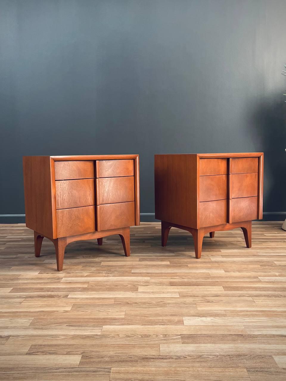 Newly Refinished - Pair of Mid-Century Modern Walnut Night Stands  For Sale 1