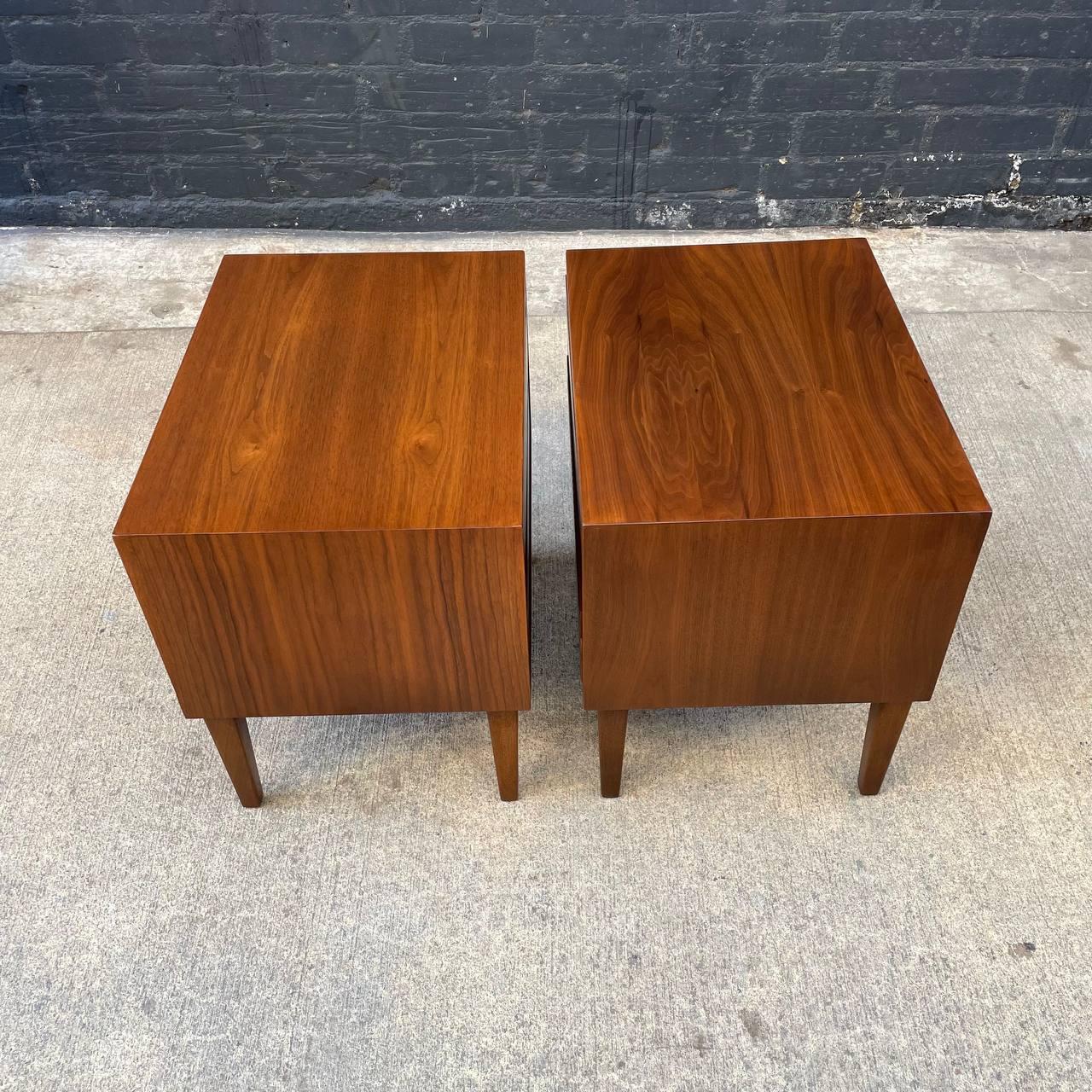 Newly Refinished -  Pair of Mid-Century Modern Walnut Night Stands  For Sale 3