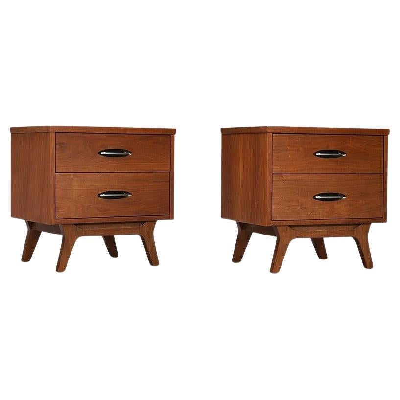 Newly Refinished - Pair of Mid-Century Modern Walnut Night Stands For Sale