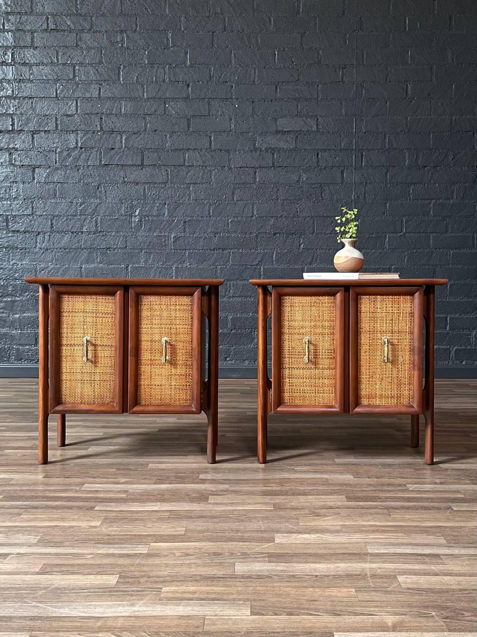 Condition: Expertly Refinished 

With over 15 years of experience, our workshop has followed a careful process of restoration, showcasing our passion and creativity for vintage designs that can seamlessly be incorporated with many interior decors.