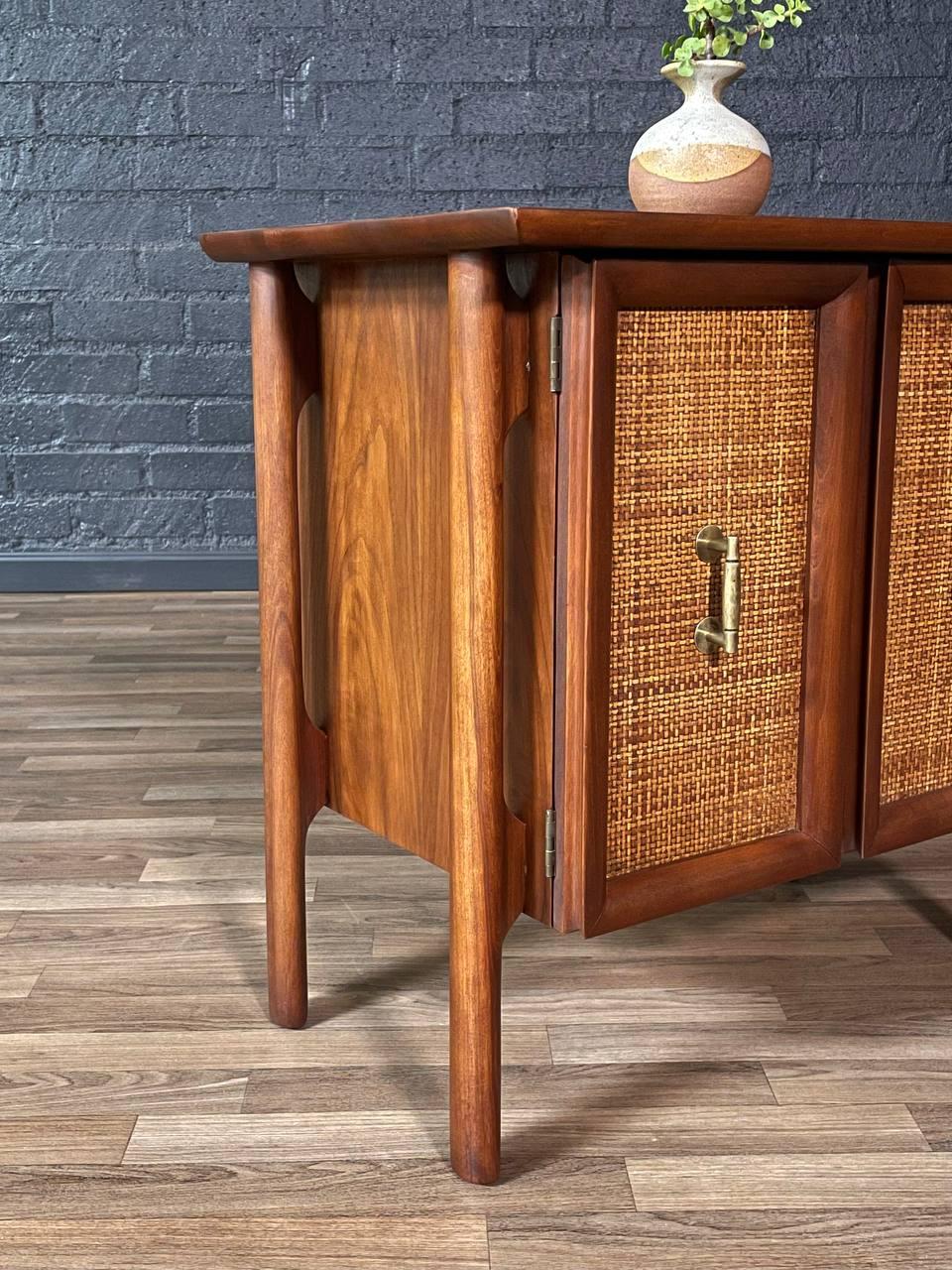 Newly Refinished - Pair of Mid-Century Modern Walnut Night Stands w/ Cane Doors For Sale 2