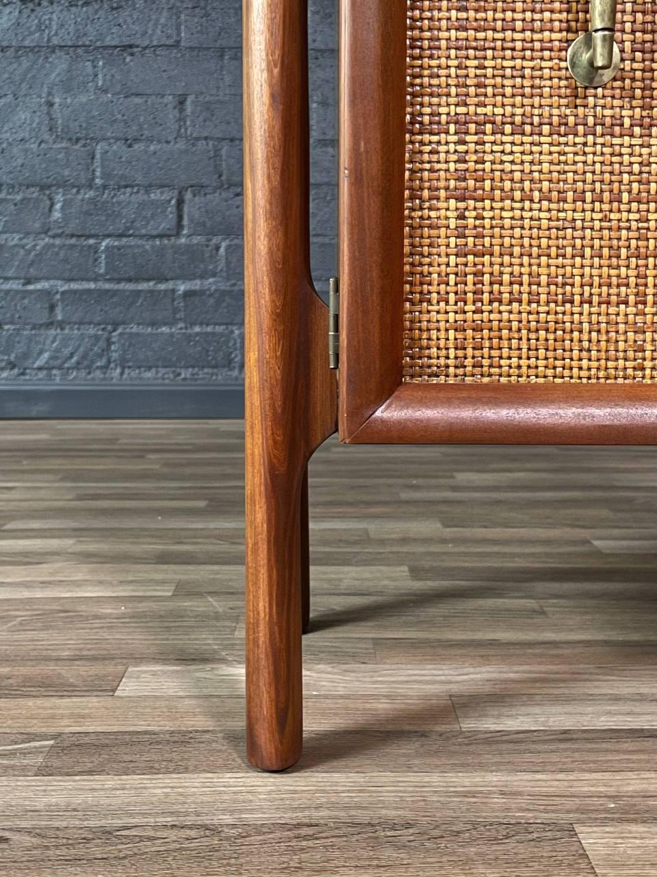 Newly Refinished - Pair of Mid-Century Modern Walnut Night Stands w/ Cane Doors For Sale 3