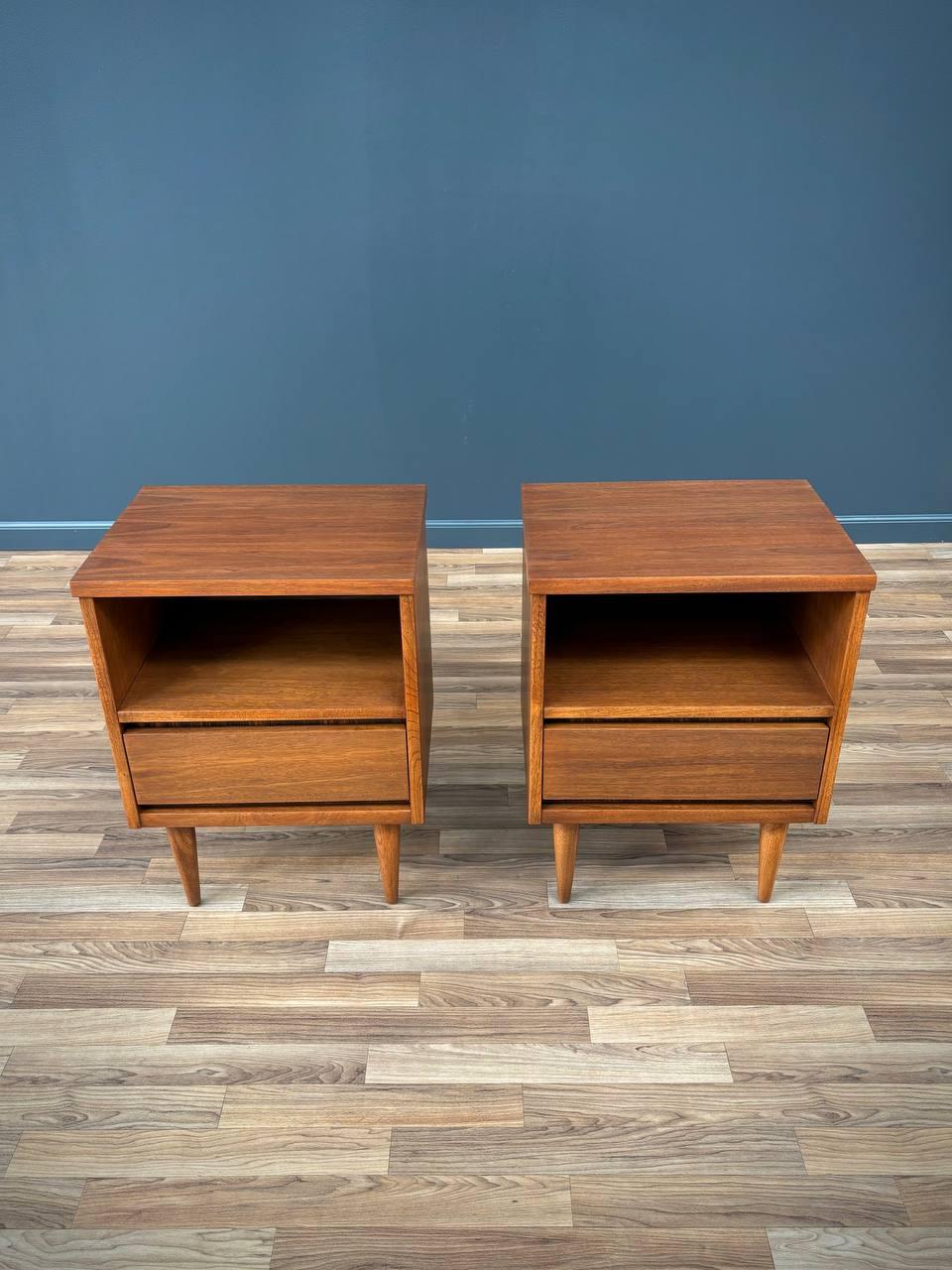 Newly Refinished - Pair of Mid-Century Modern Walnut Night Stands with Bookcase In Excellent Condition For Sale In Los Angeles, CA