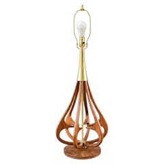 Lampada da tavolo in legno di noce e ottone scolpito, nuova, appena rifinita - Vintage Mid-Century Modern