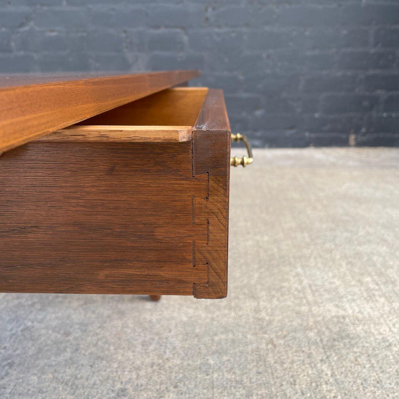 Newly Refinished - Vintage Mid-Century Modern Walnut Coffee Table For Sale 5