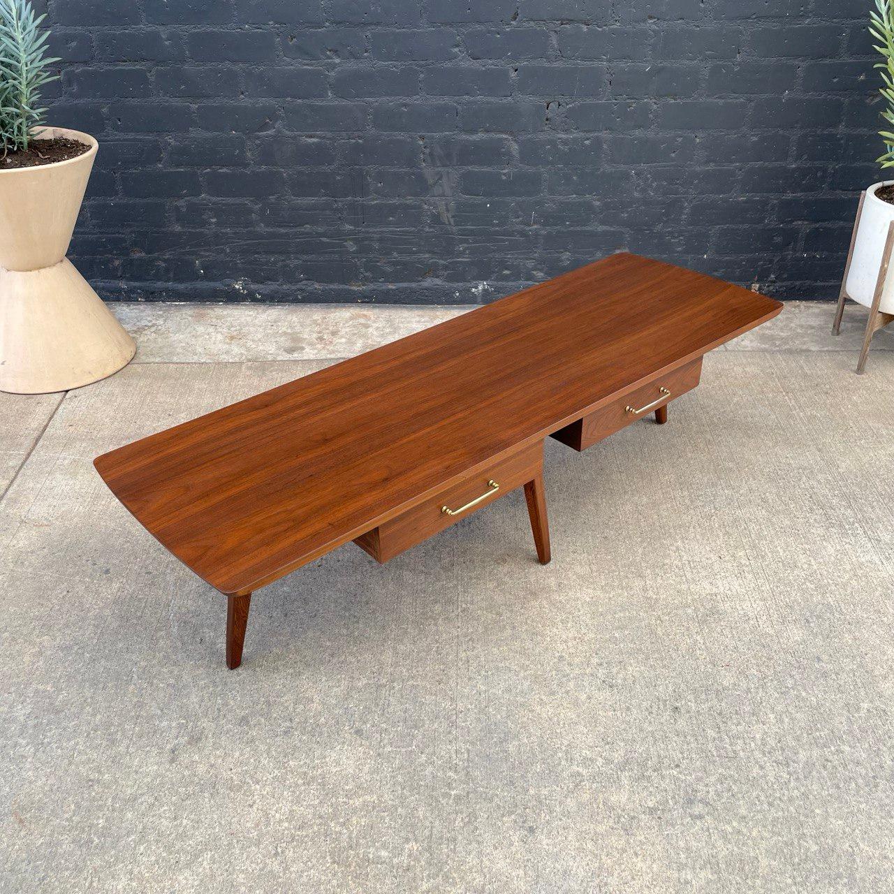 American Newly Refinished - Vintage Mid-Century Modern Walnut Coffee Table For Sale