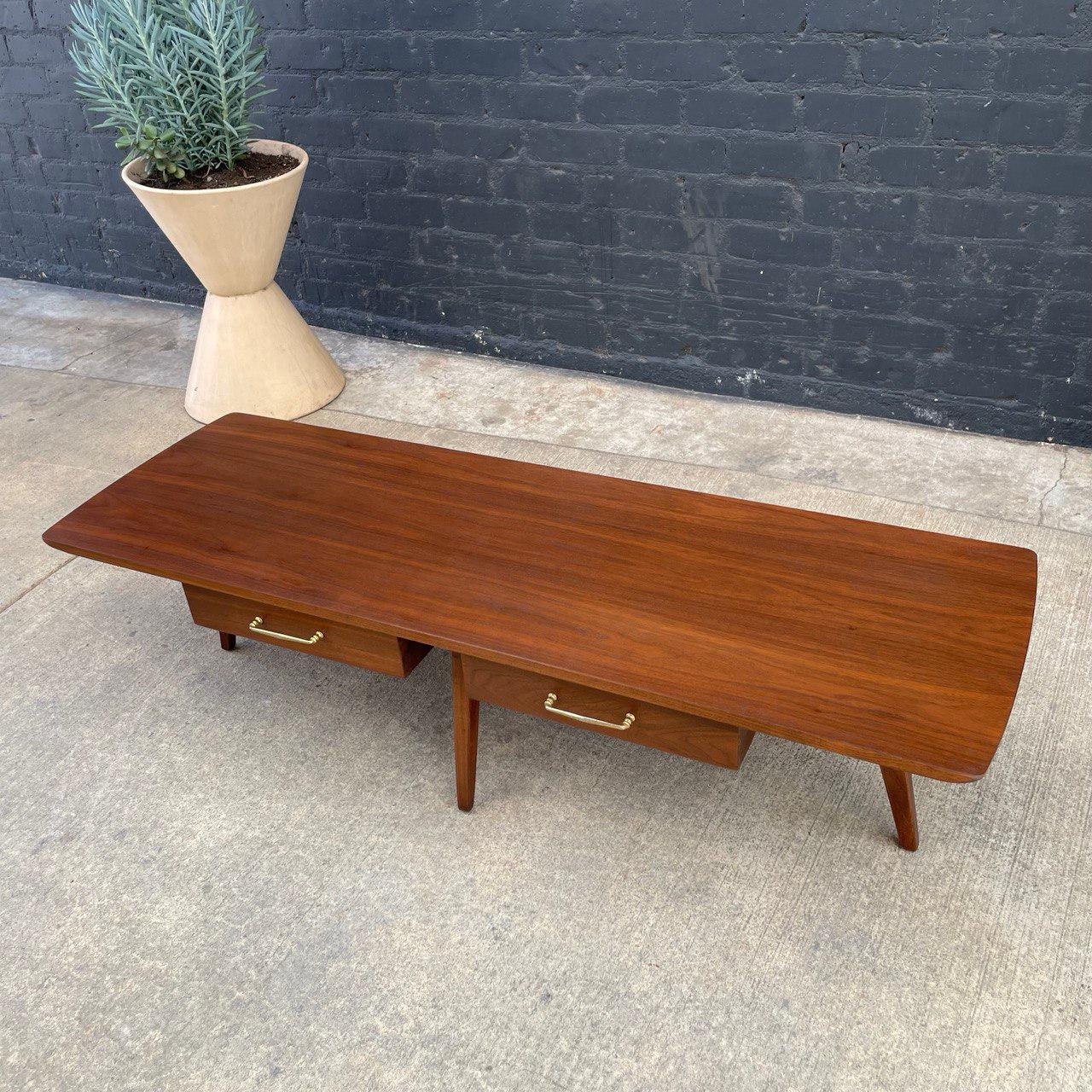 Newly Refinished - Vintage Mid-Century Modern Walnut Coffee Table For Sale 3