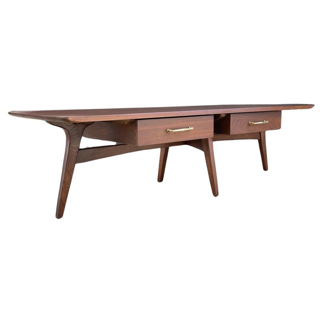 Newly Refinished - Vintage Mid-Century Modern Walnut Coffee Table For Sale
