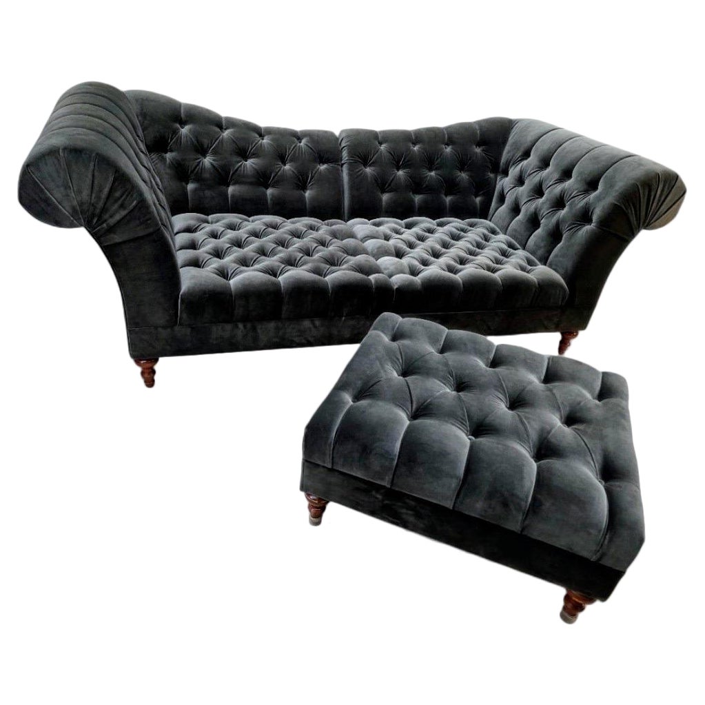 Set da salotto in stile Chesterfield vintage di Bernhardt Salon Int, appena rivestito. in vendita