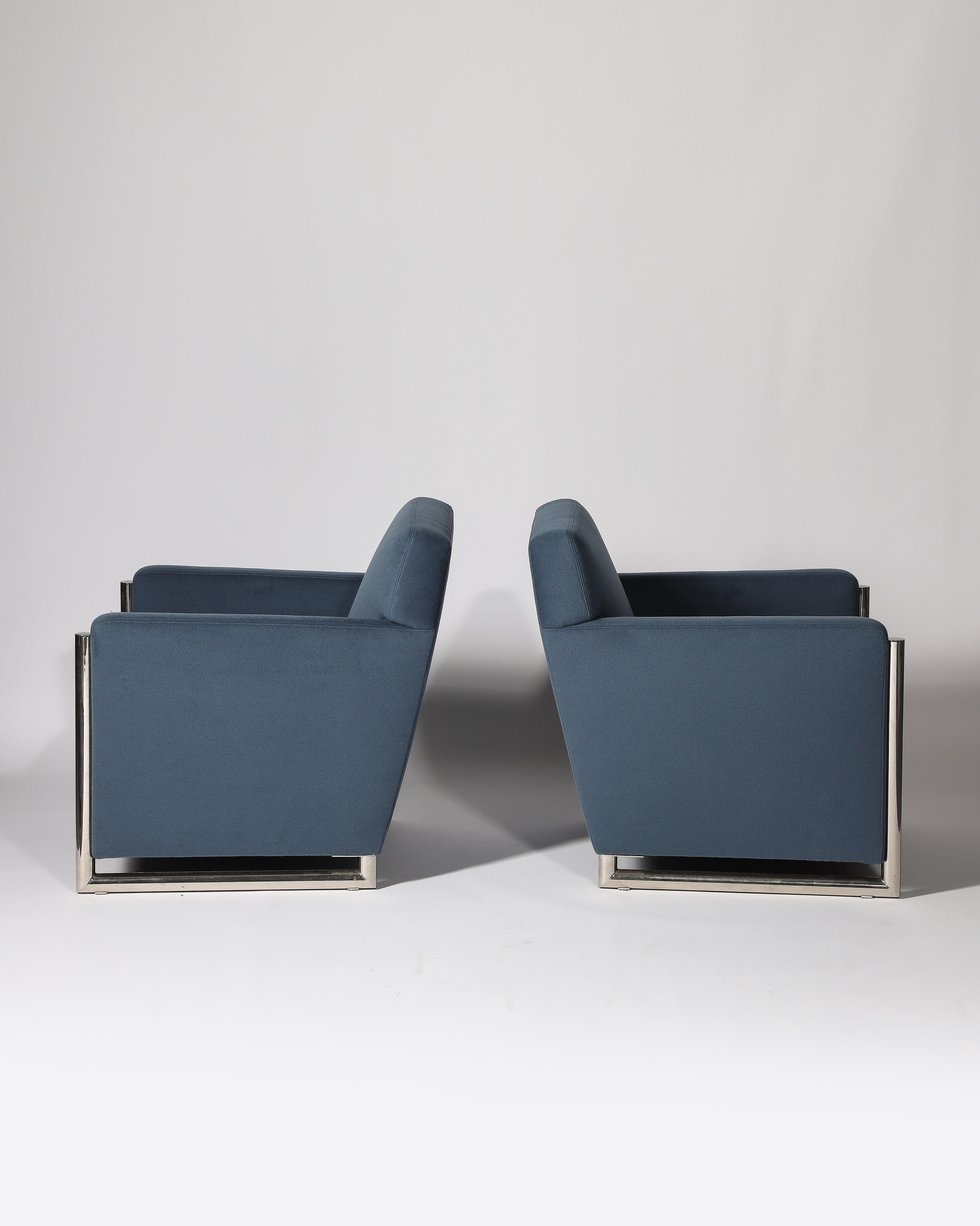 Newly Upholstered Alpaca and Steel Armchairs, Italy, c. 1960 For Sale 4