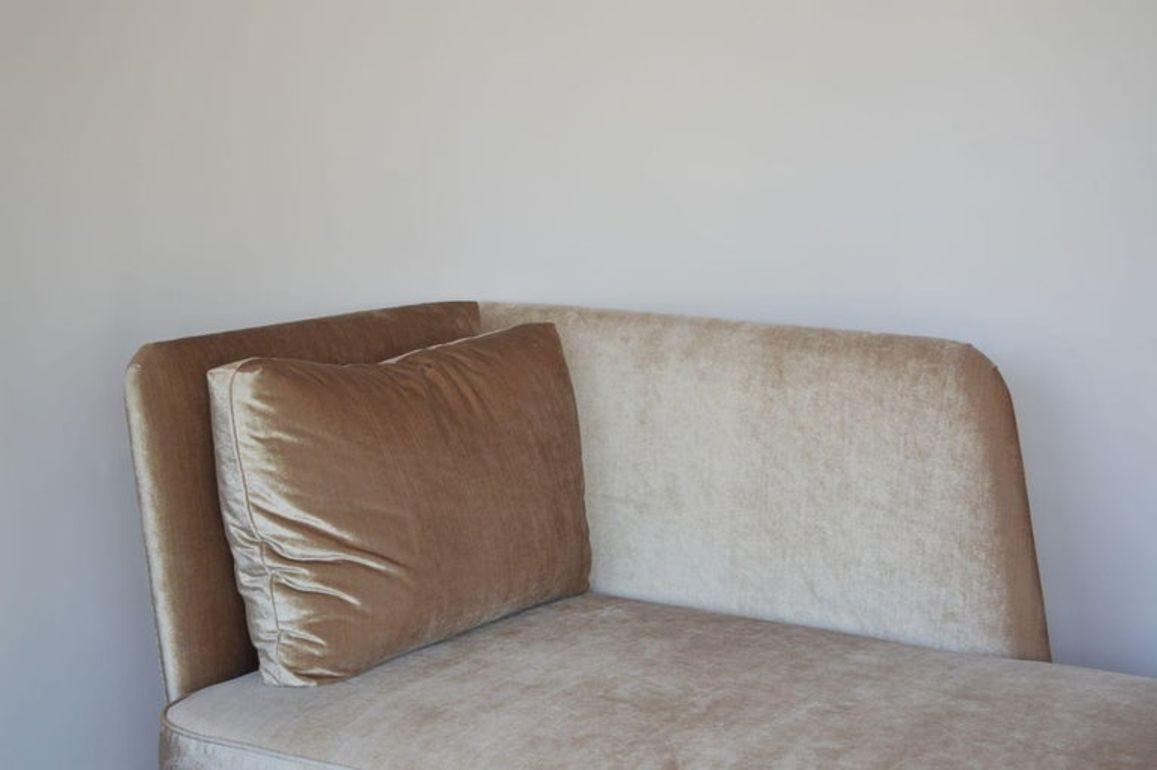 Newly Upholstered Champagne Silk Velvet Chaise Lounge For Sale 2