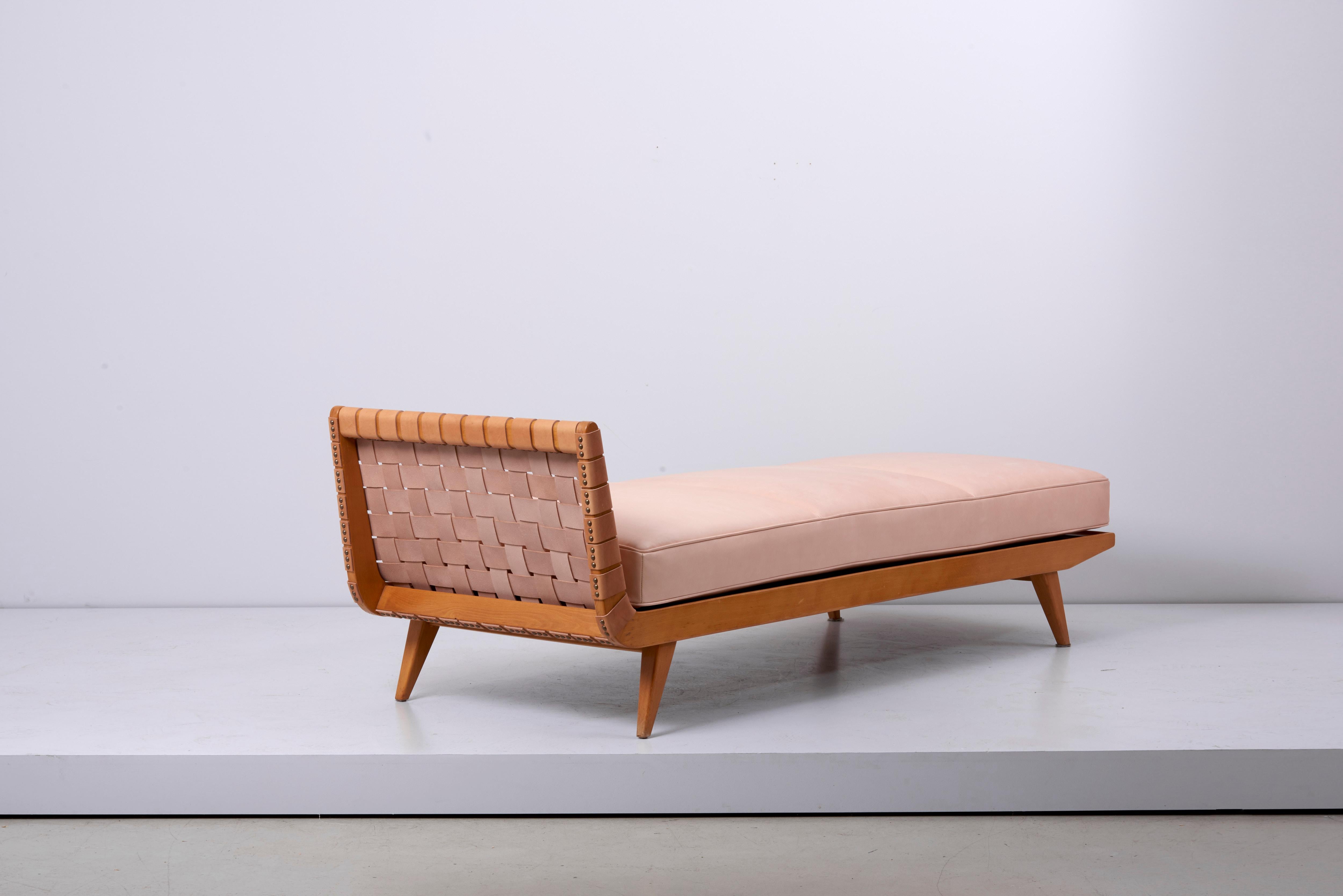 Newly Upholstered Daybed by Jens Risom for Walter Knoll 1950s in Leather 7