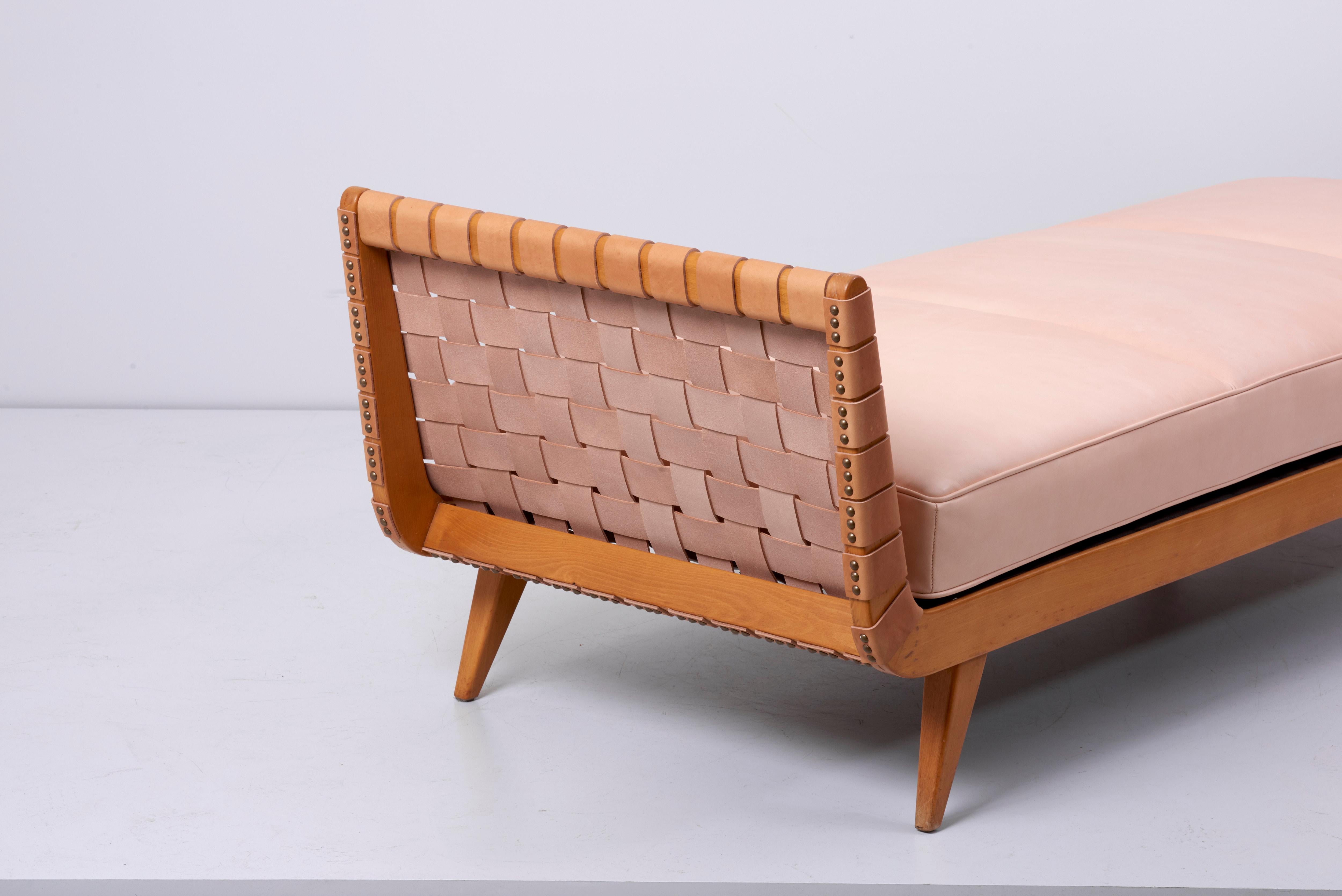 Newly Upholstered Daybed by Jens Risom for Walter Knoll 1950s in Leather 8