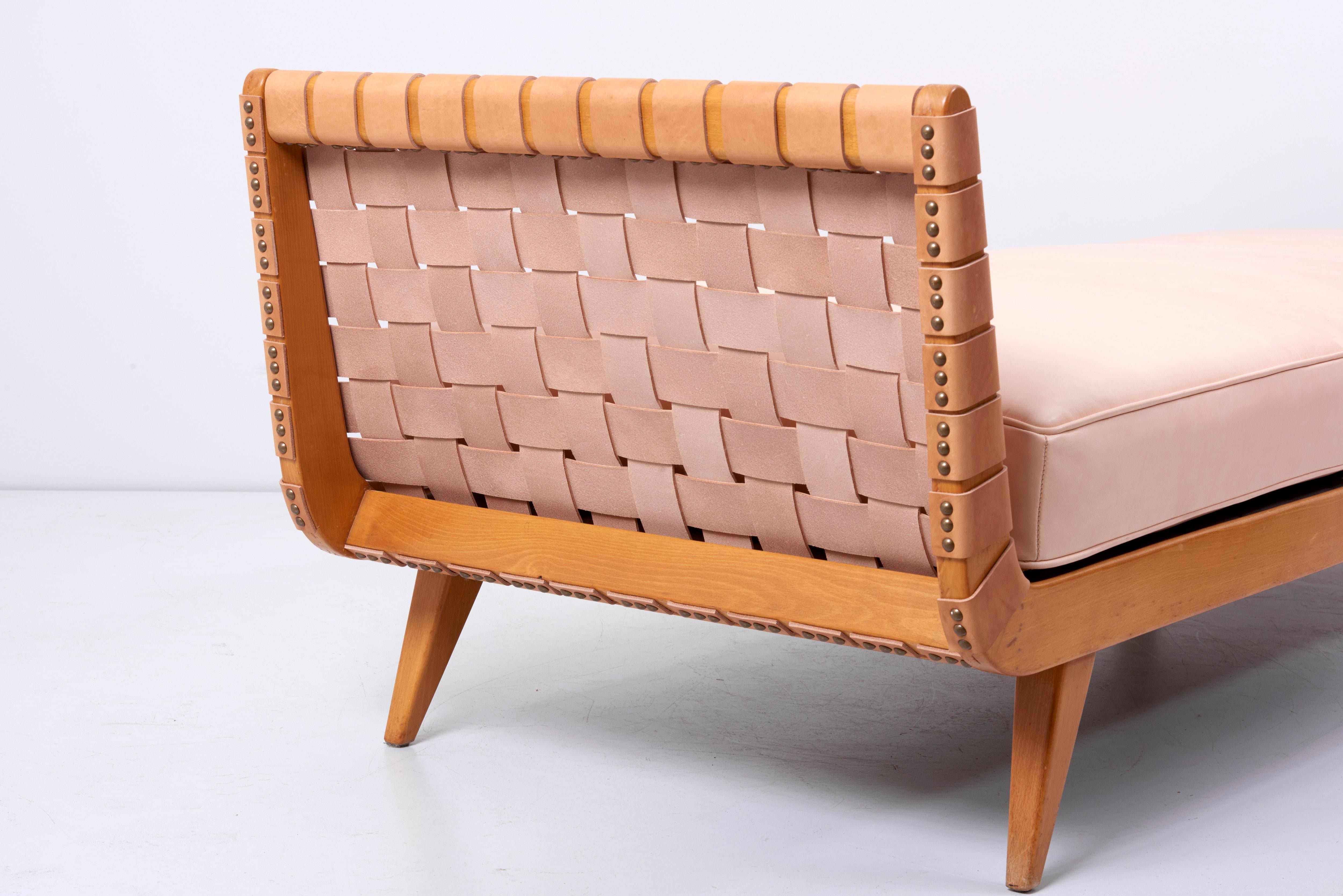 Newly Upholstered Daybed by Jens Risom for Walter Knoll 1950s in Leather 10