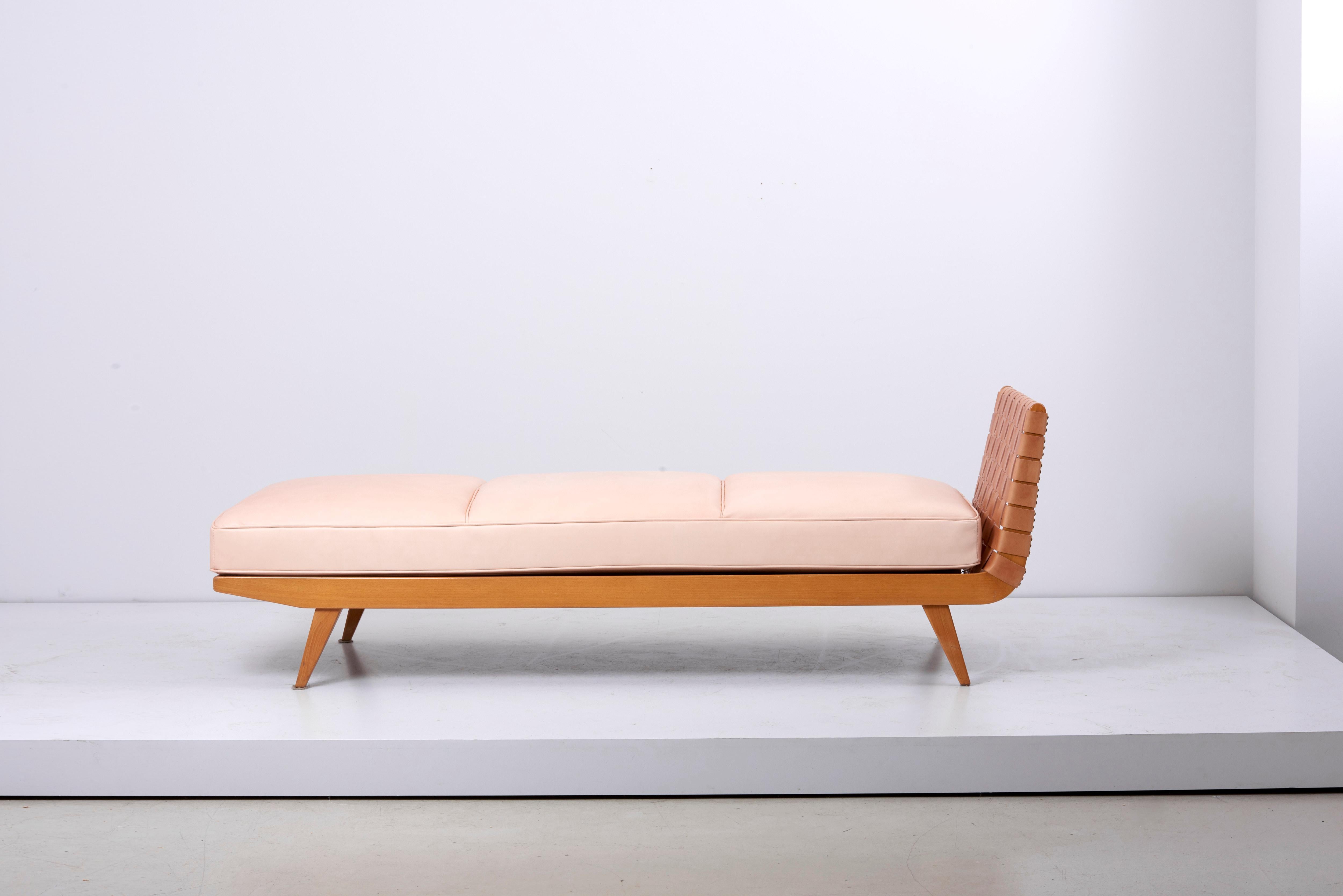 Newly Upholstered Daybed by Jens Risom for Walter Knoll 1950s in Leather 12