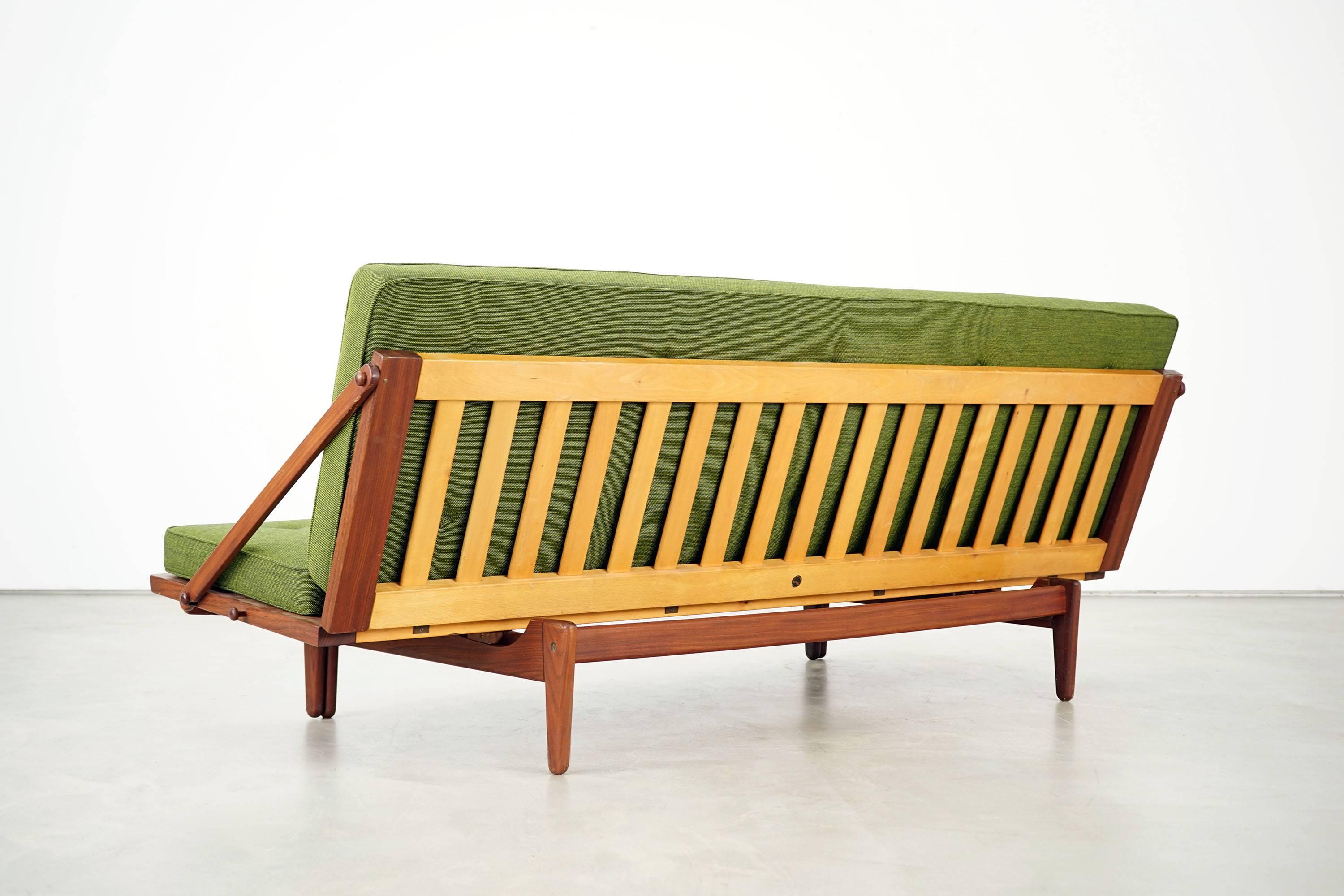 Newly Upholstered Daybed by Poul M. Volther for Frem Røjle, 1950s In Excellent Condition In Munster, NRW