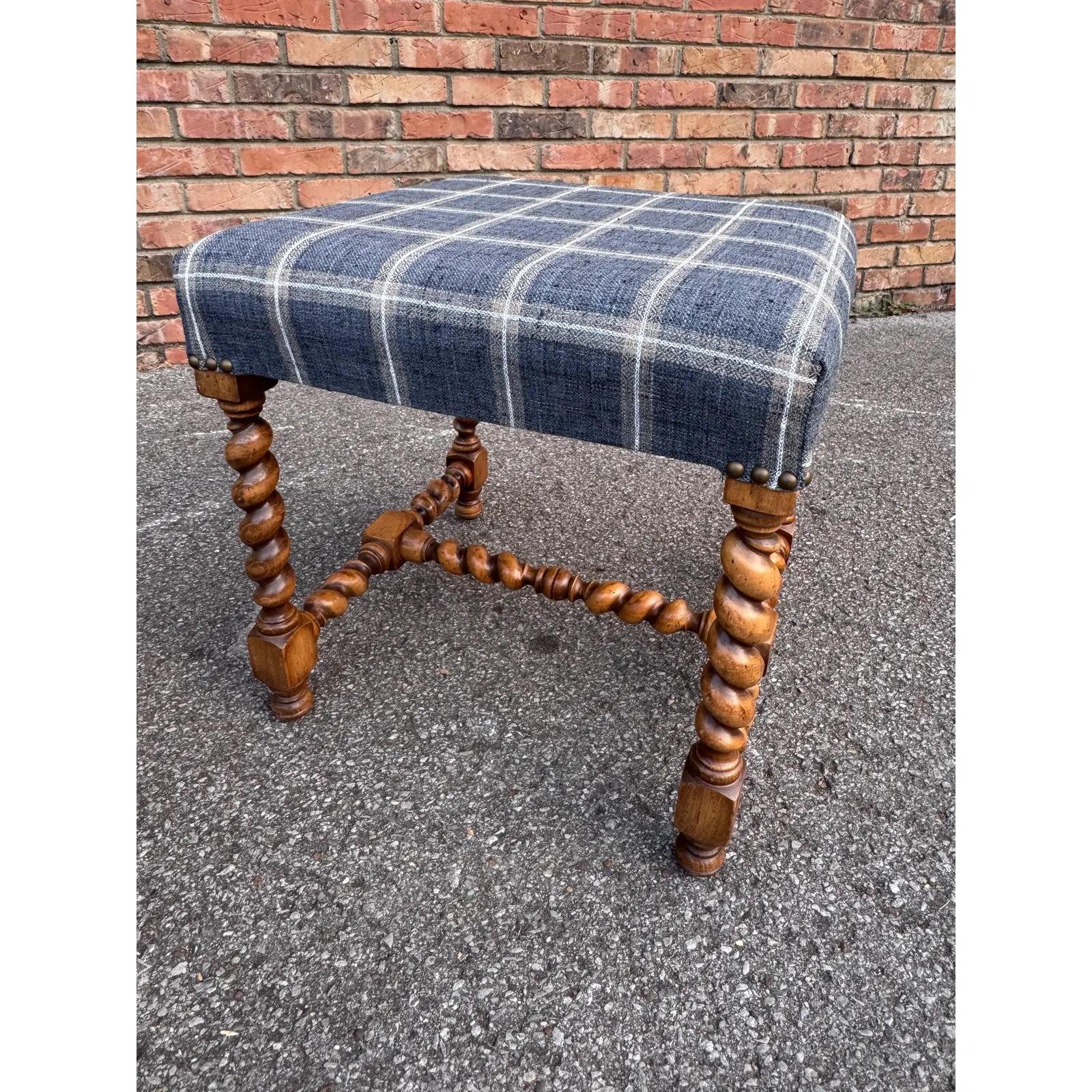 Inizio XX secolo Panchine inglesi appena imbottite in stile Barley Twist in vendita
