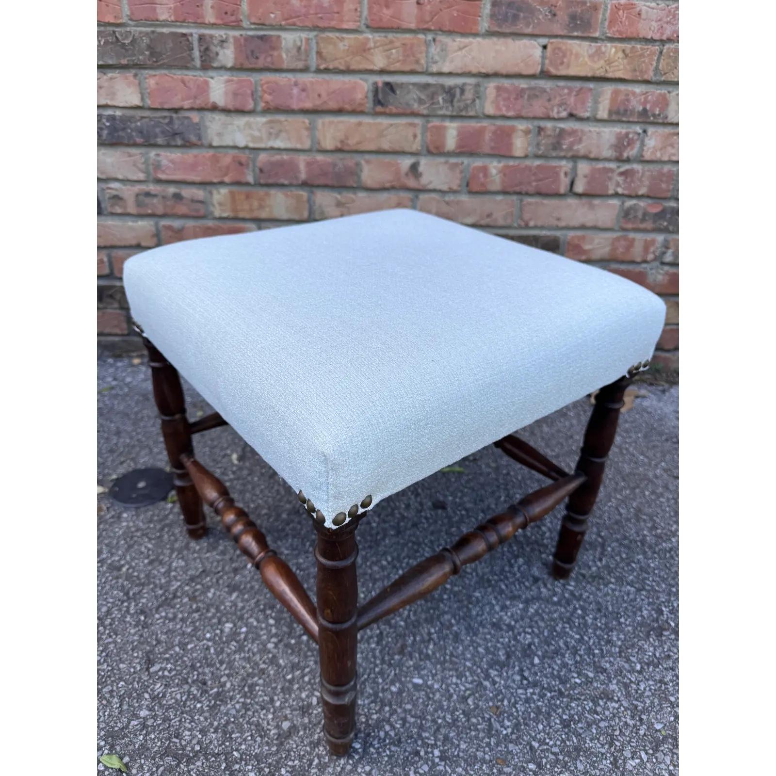 Lovely English Jacobean stool with new fabric and padding. The antique frame is 19th century and fabric is vintage white linen with nailhead trimming. Great accompaniment to any chair or space. S

Dimensions
16ʺW × 16ʺD × 17ʺH