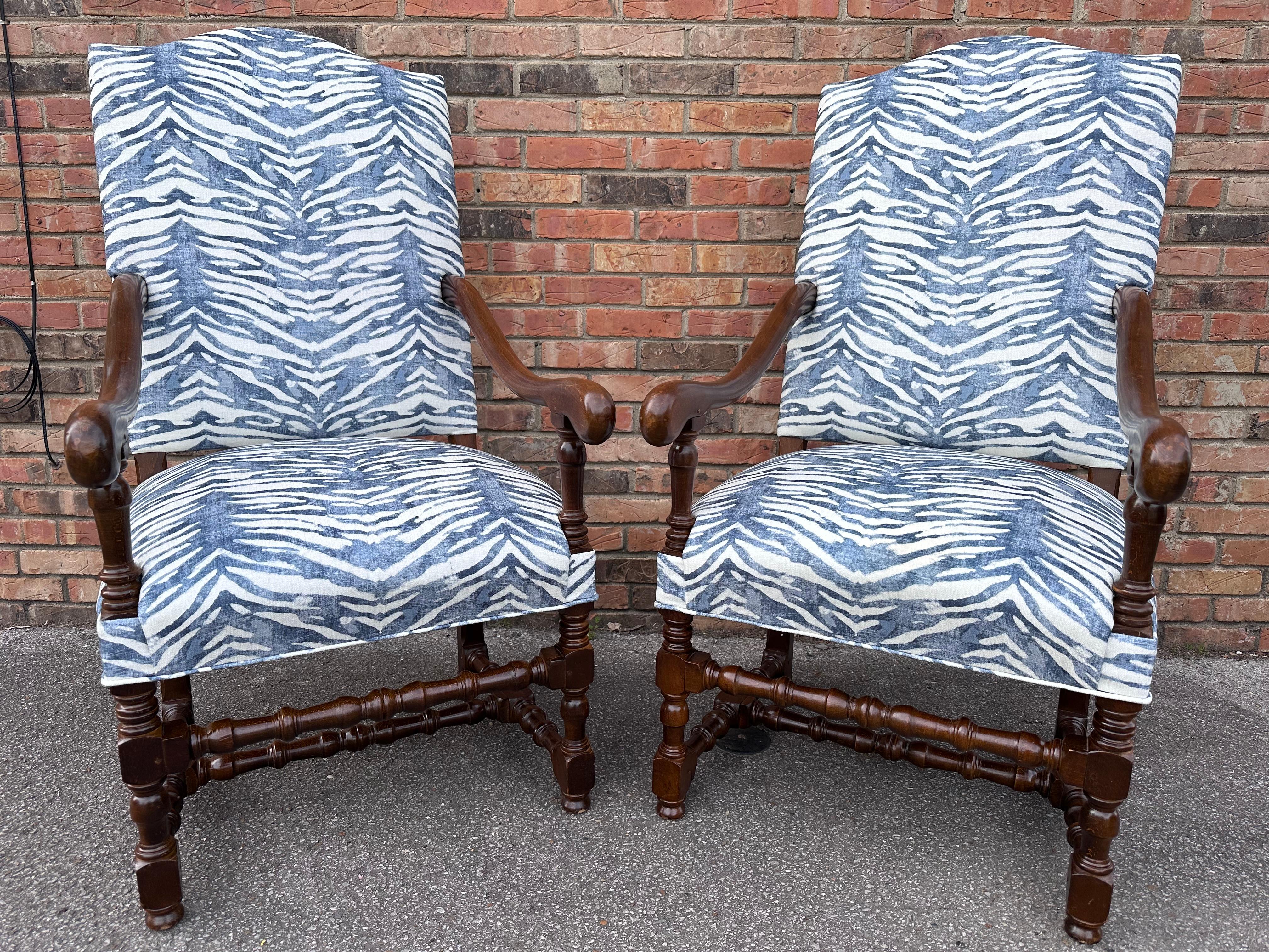 Newly Upholstered French Chairs In Good Condition For Sale In Nashville, TN