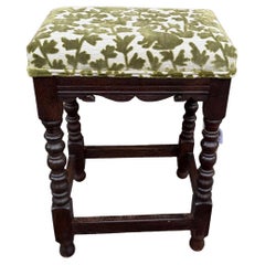 Tabouret français récemment tapissé