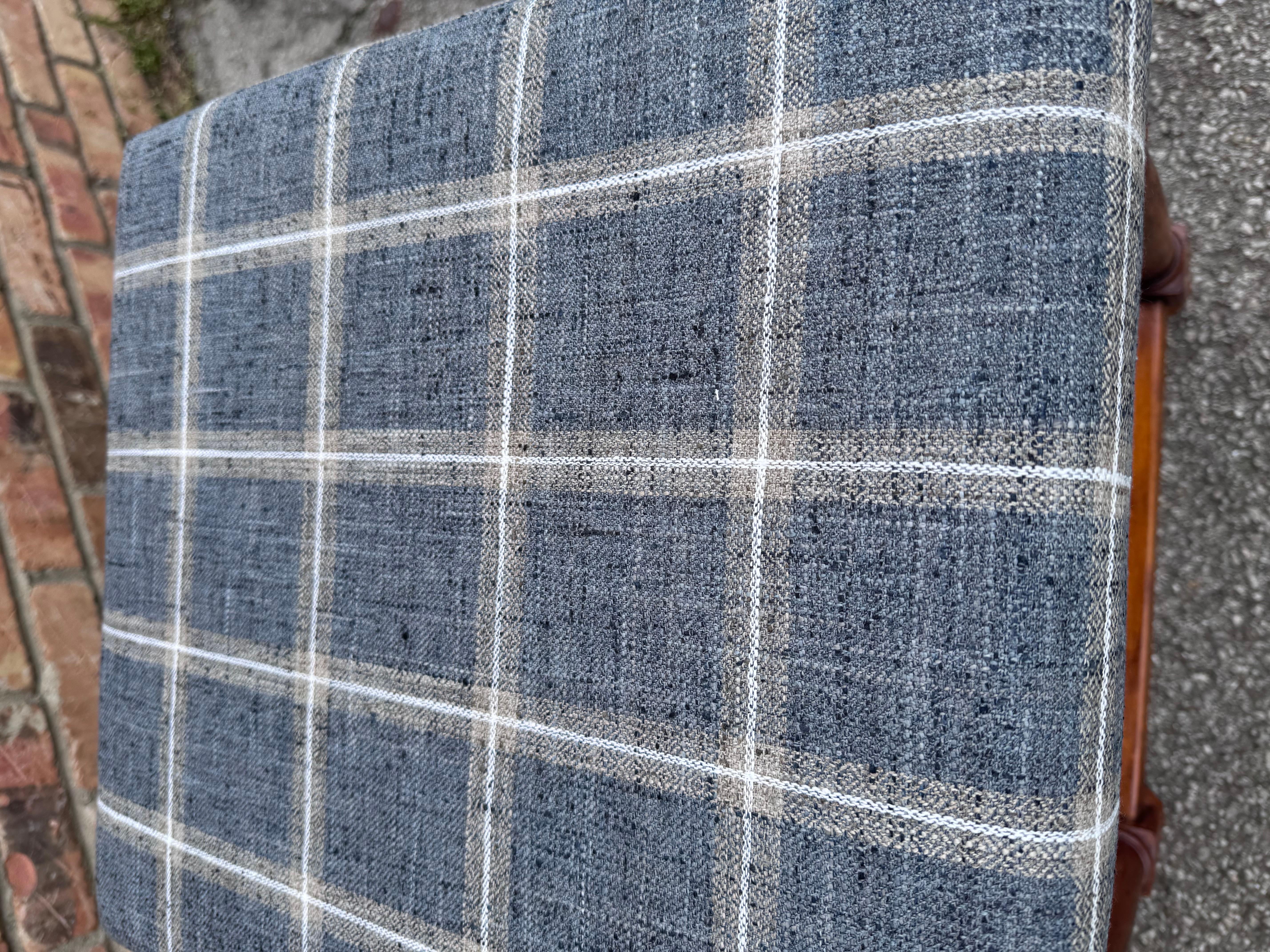 Tissu Tabourets français récemment tapissés