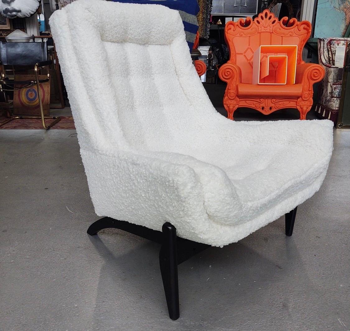Mid-Century Modern Mid-Century Newly Upholstered in Boucle Fabric Castro Lounge Chair